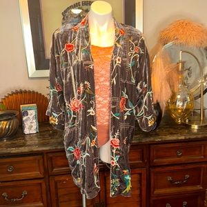 NWT! JOHNNY WAS Velvet embroidered kimono 👘